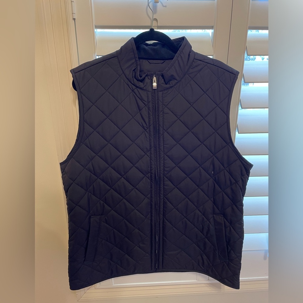 Men's Quilted Black Sleeveless Vest - Classic Lightweight Layer